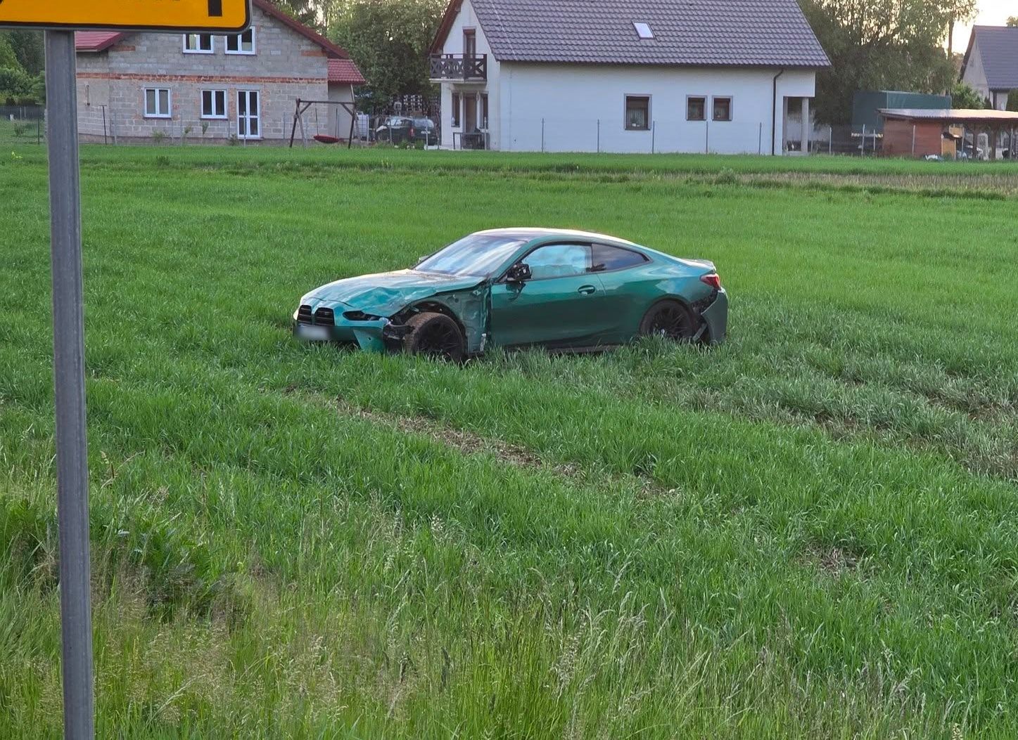 Zderzenie dwóch aut na krajowej 
